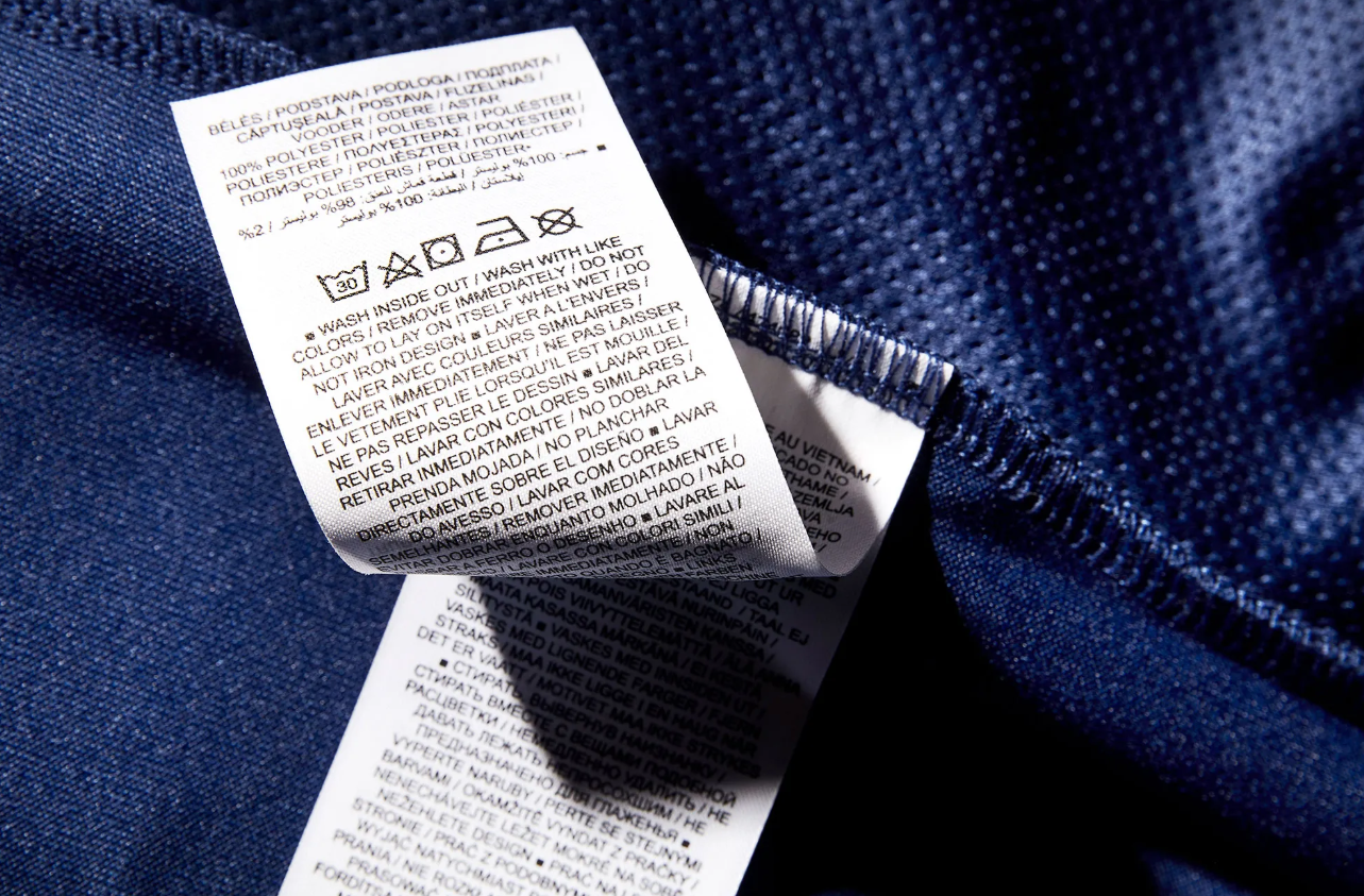 Nhãn mác sườn áo 1